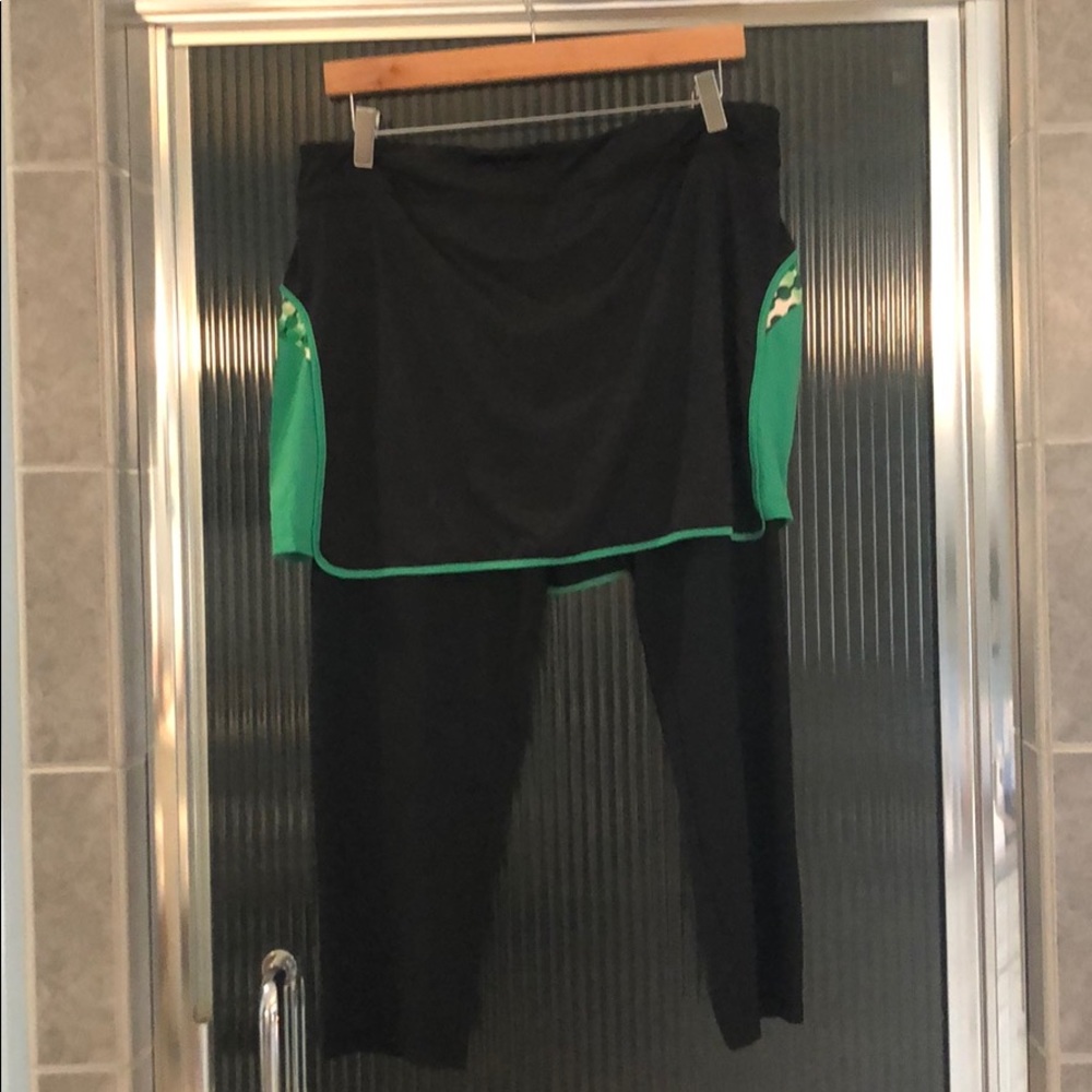 EP Pro golf skirt with knee length leggings